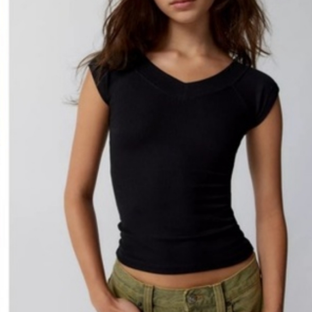❤️10/$20 New without tag bdg ribbed soft top READ